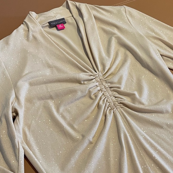 Vince Camuto Long Sleeve Gold Shimmer. - Picture 7 of 9